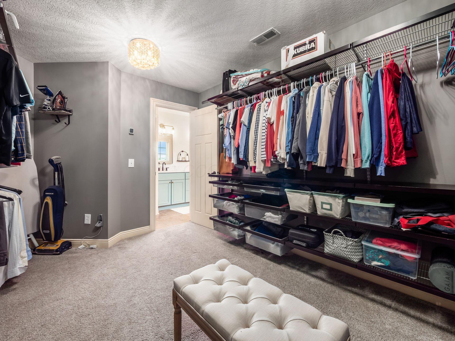 5808 Glendavon Loop