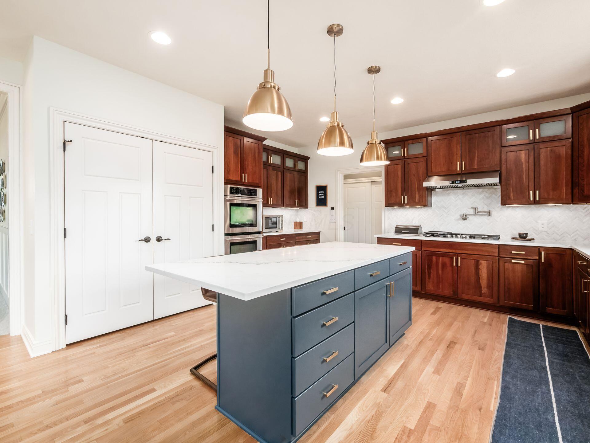 5808 Glendavon Loop