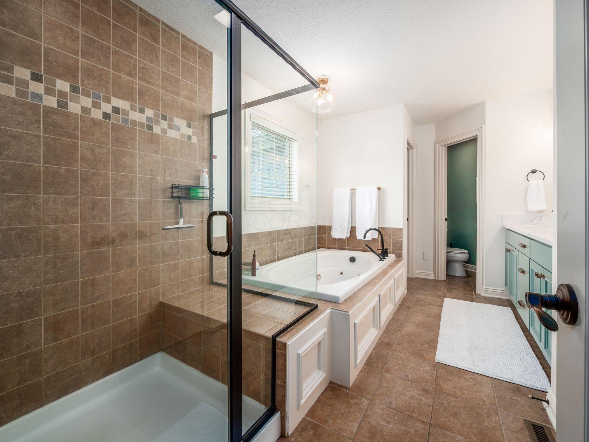 5808 Glendavon Loop