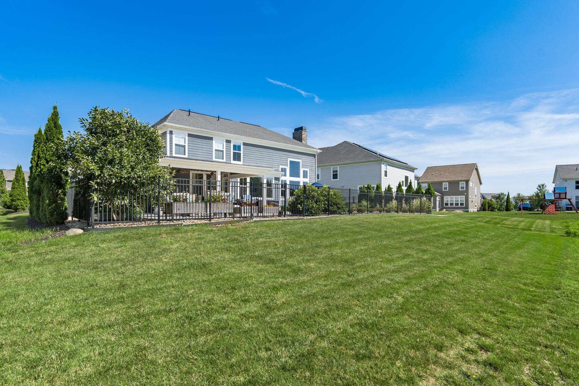 8153 Lilium Way