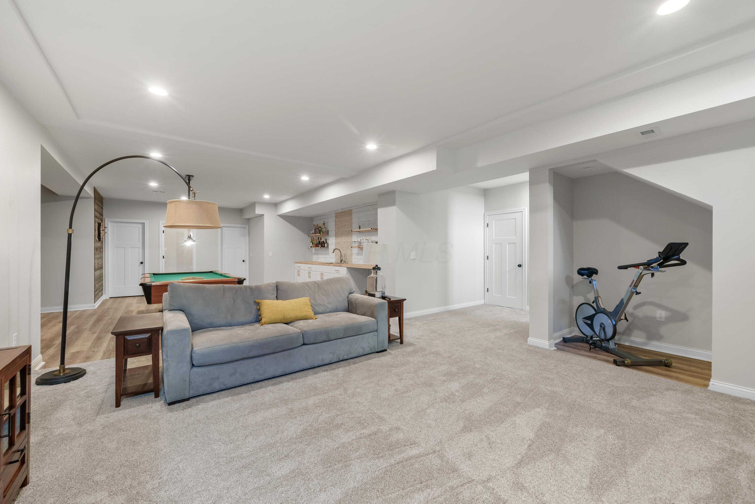 8153 Lilium Way
