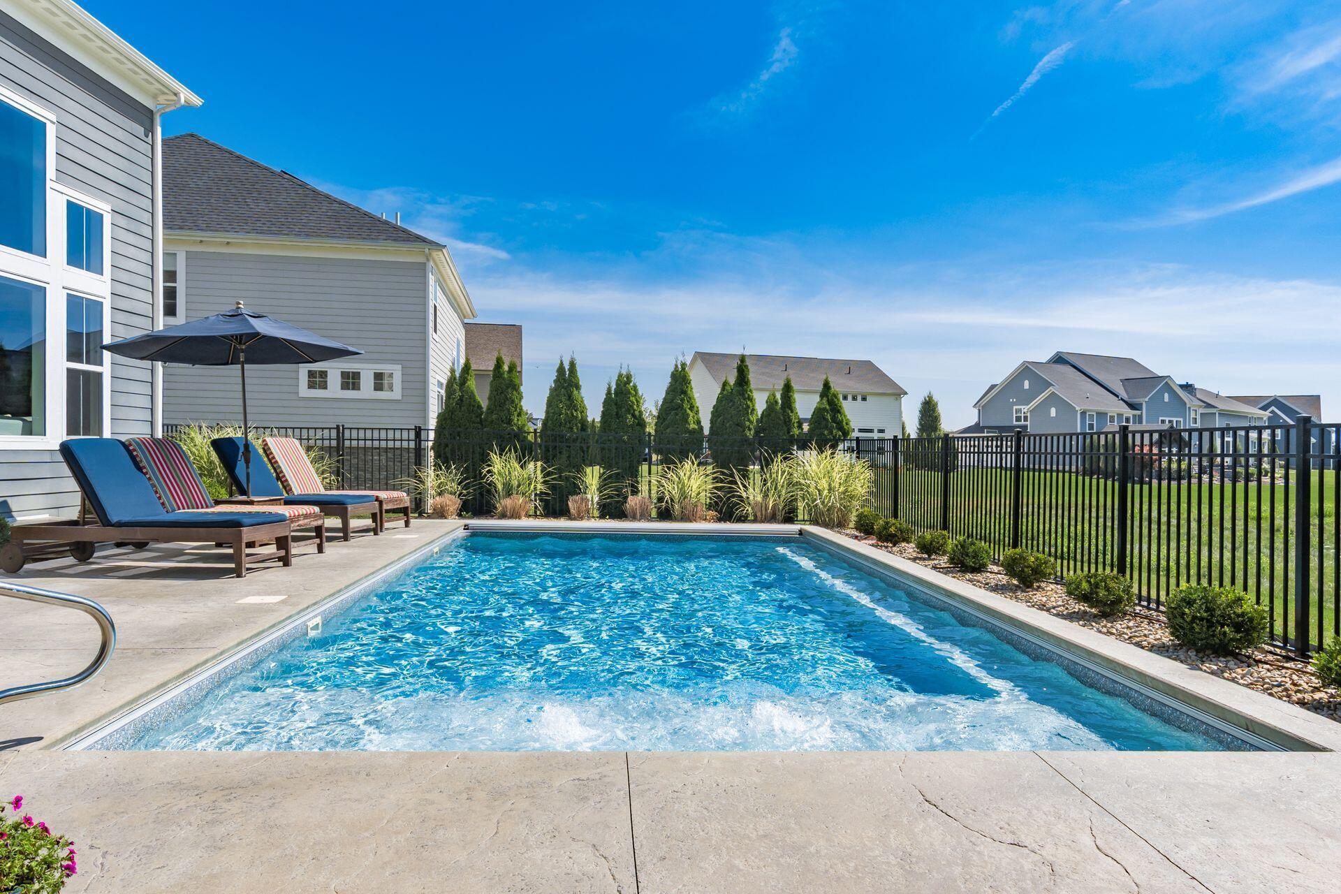 8153 Lilium Way