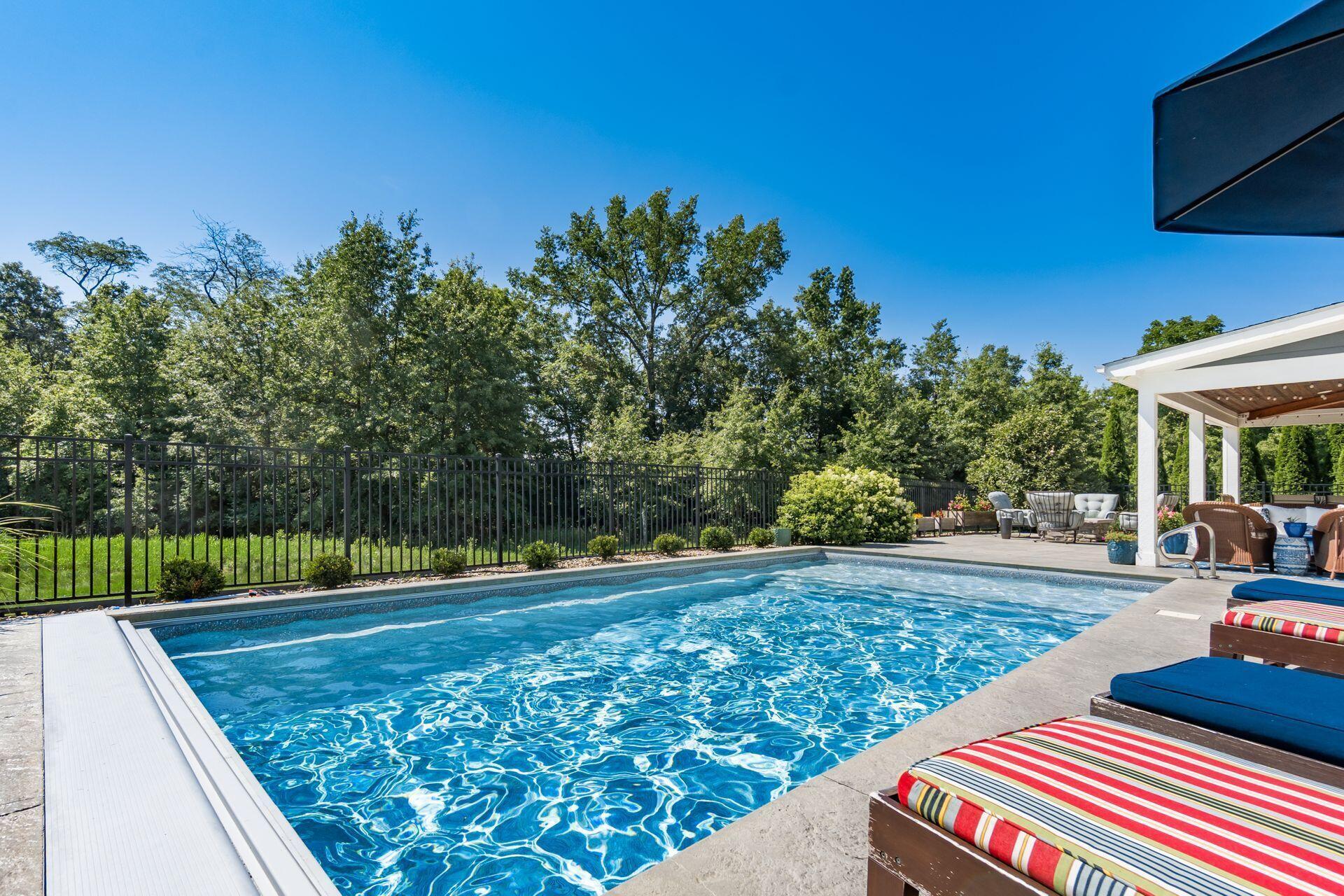 8153 Lilium Way