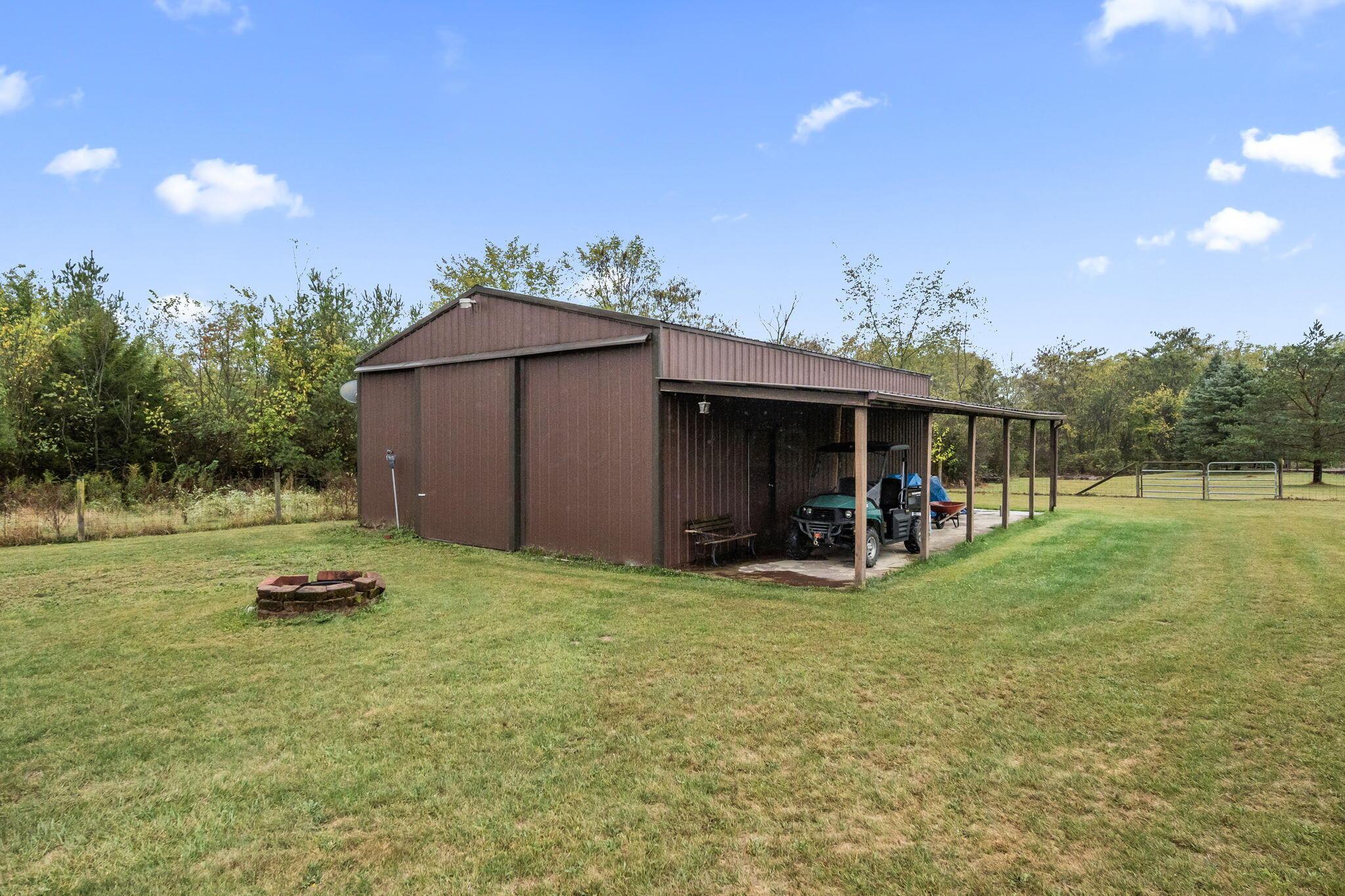 828 County Rd 142 S
