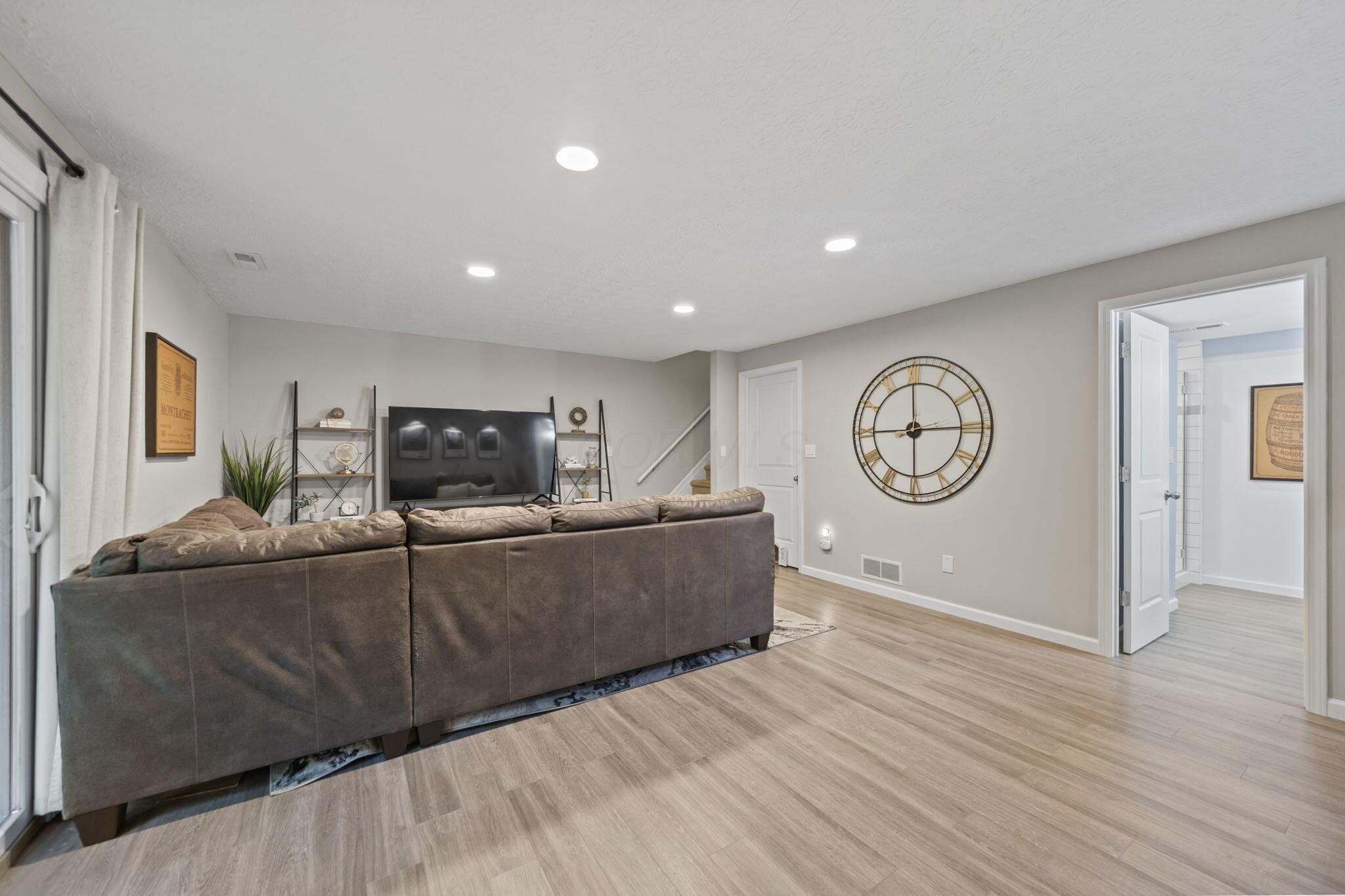 3262 Brookview Way, 11