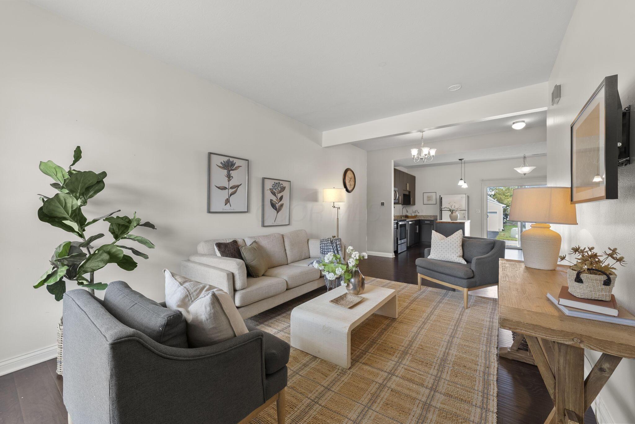 6192 Brassie Avenue, 405