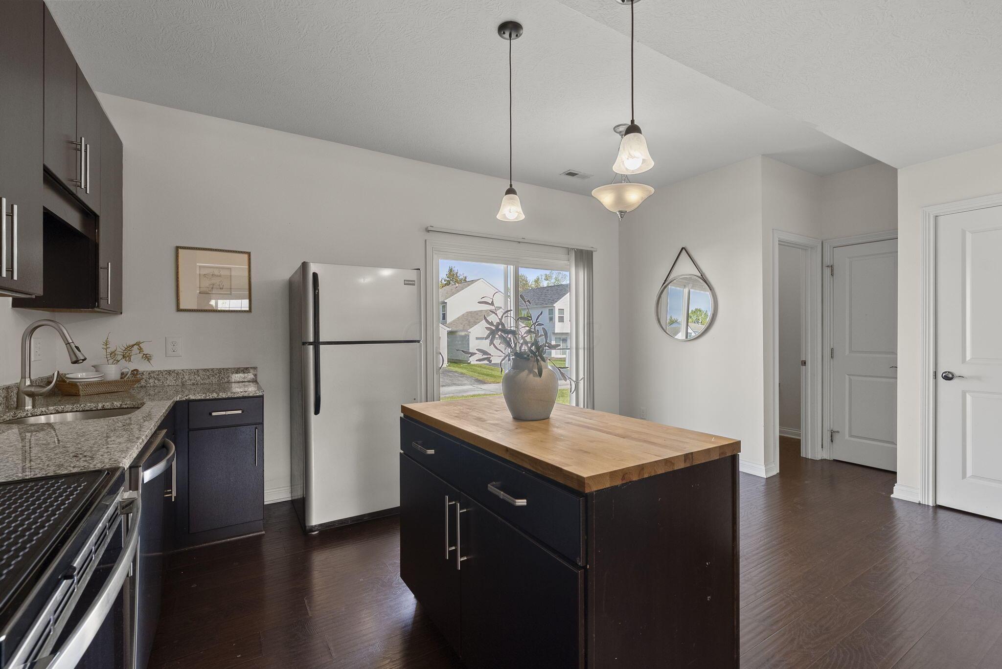 6192 Brassie Avenue, 405