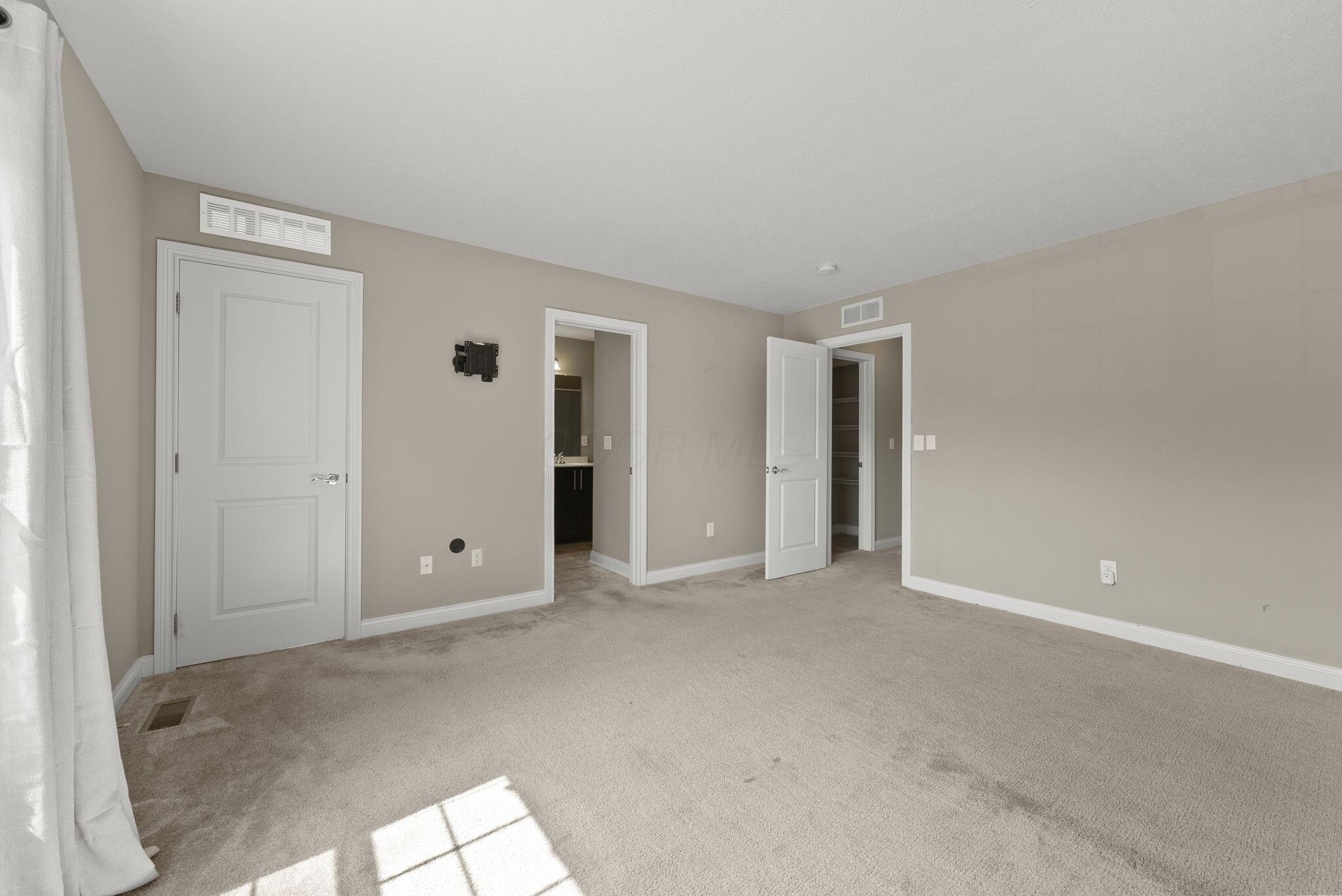 6192 Brassie Avenue, 405