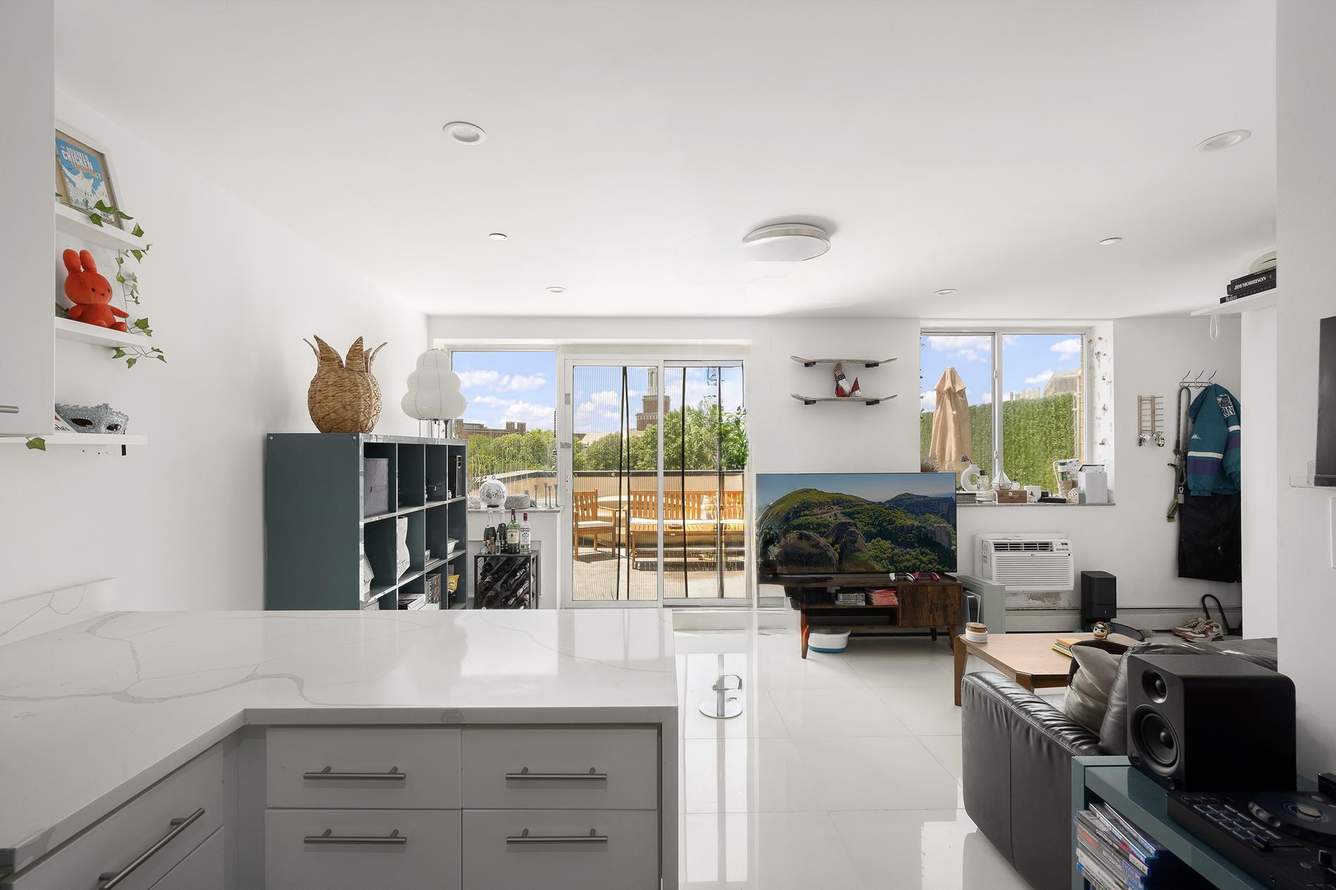 145 Kenilworth Place 6A