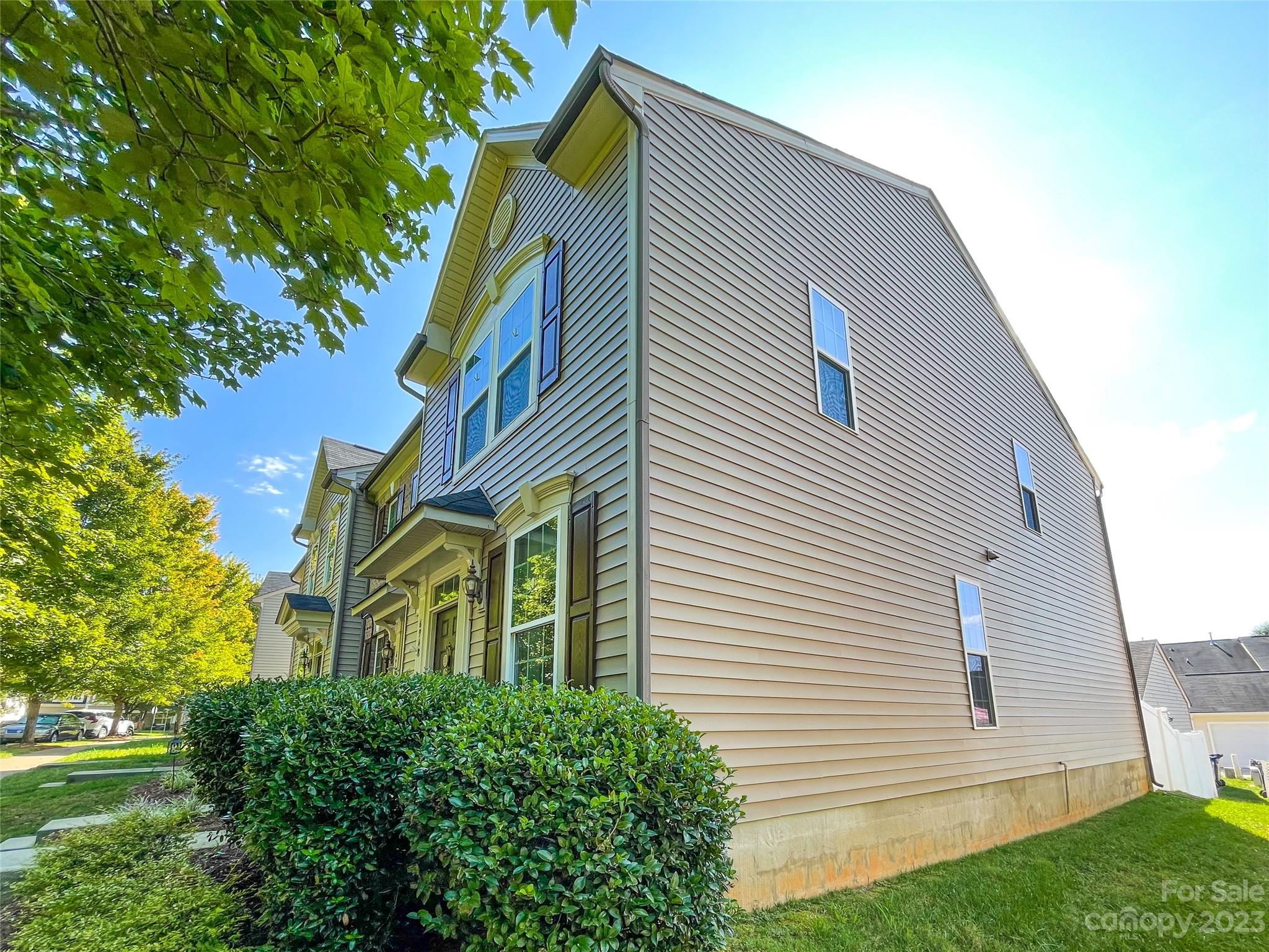 6948 Colonial Garden Drive