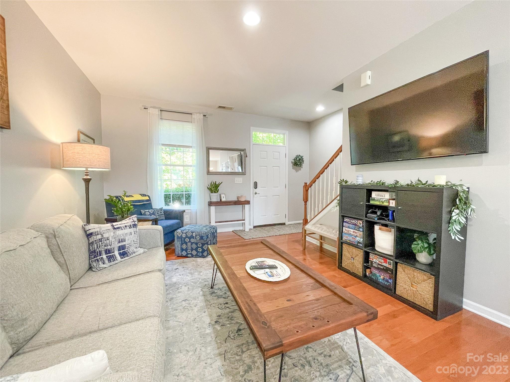 6948 Colonial Garden Drive