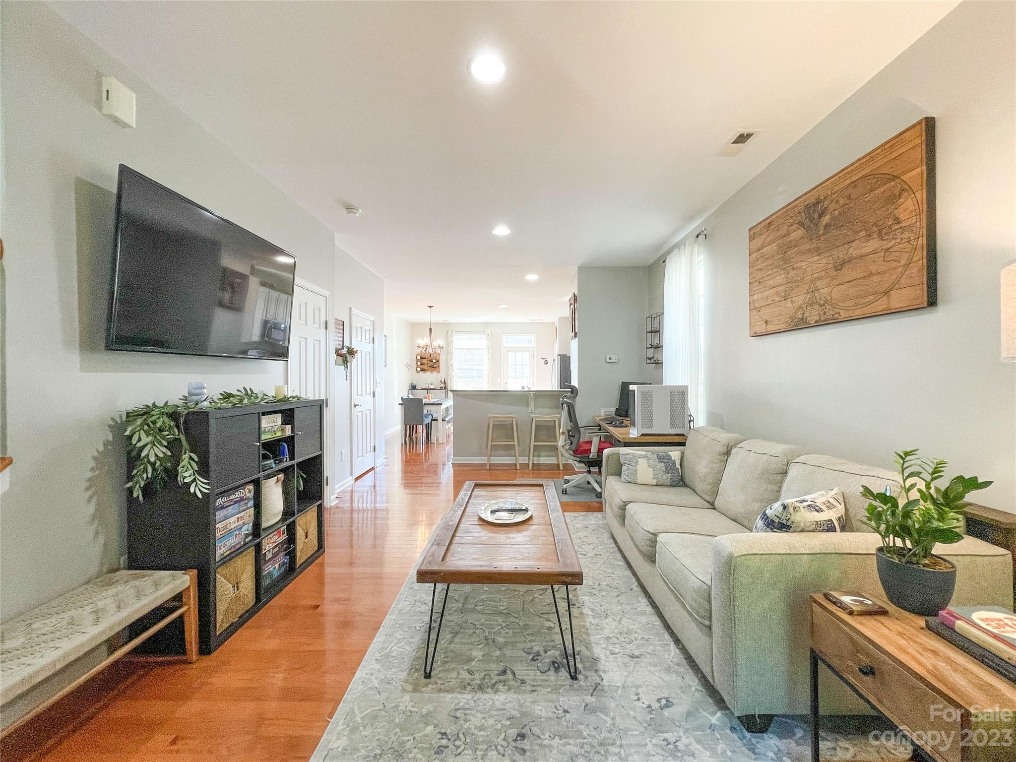 6948 Colonial Garden Drive