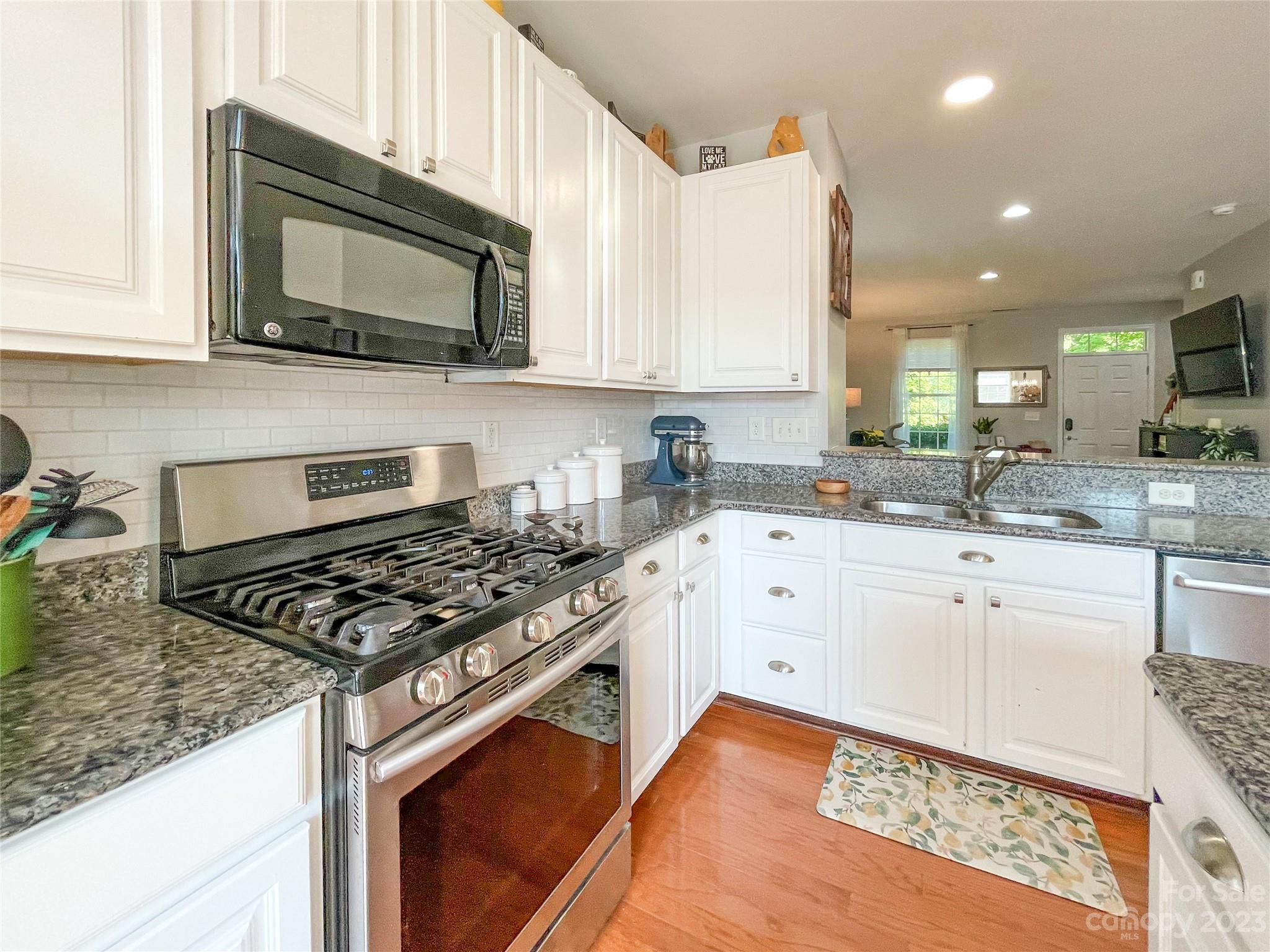 6948 Colonial Garden Drive
