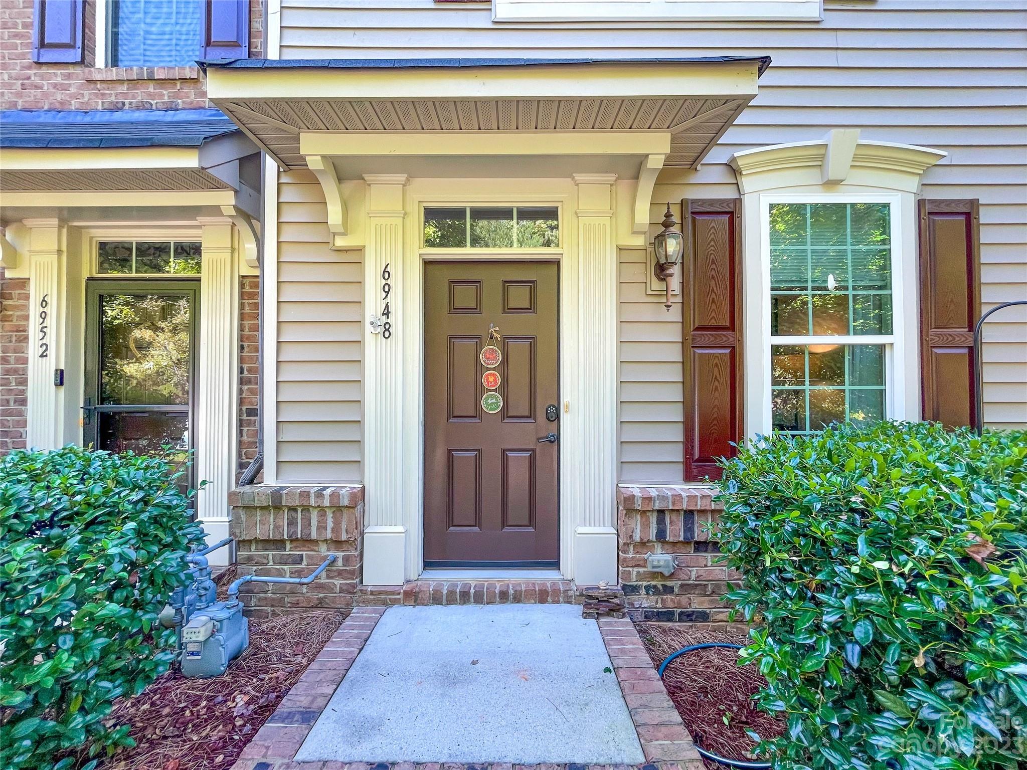 6948 Colonial Garden Drive