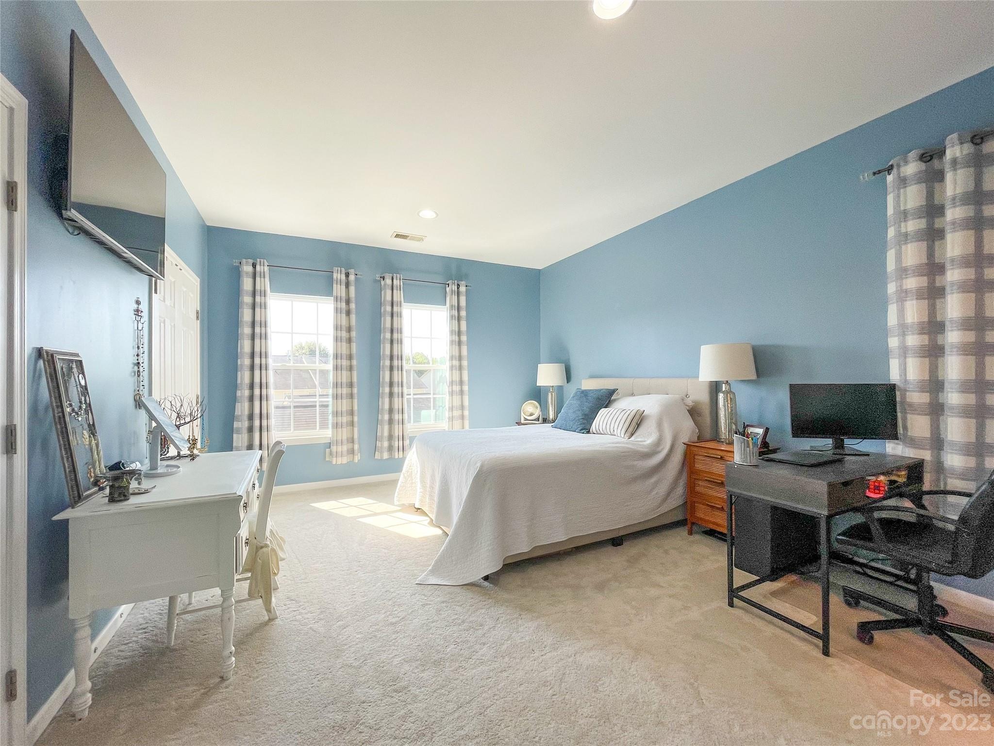 6948 Colonial Garden Drive
