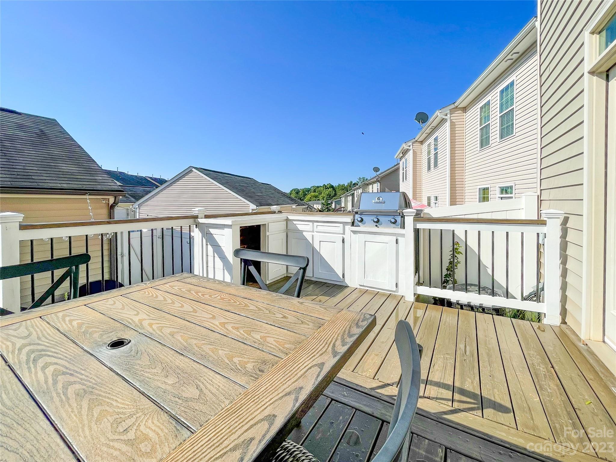6948 Colonial Garden Drive