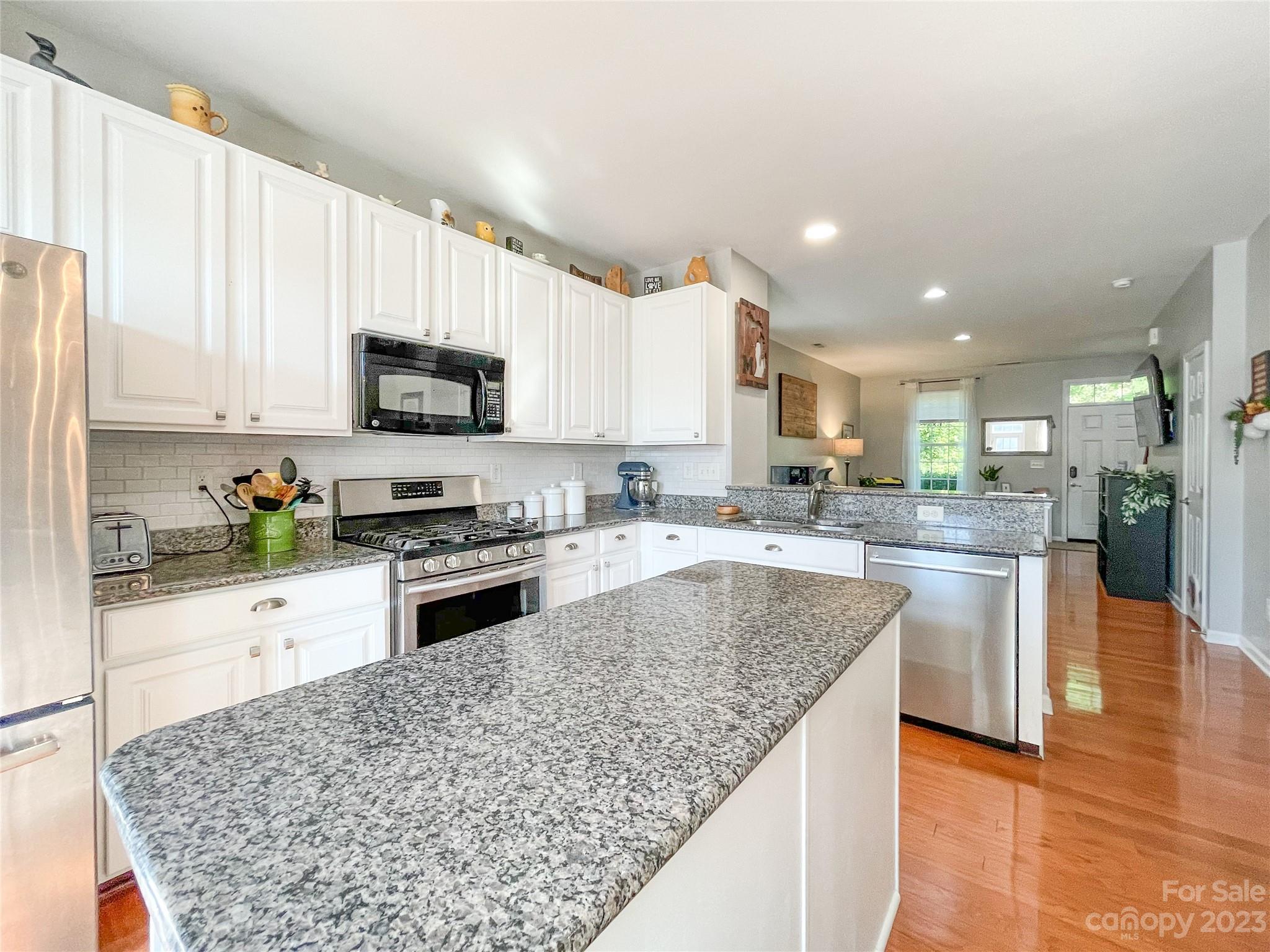 6948 Colonial Garden Drive