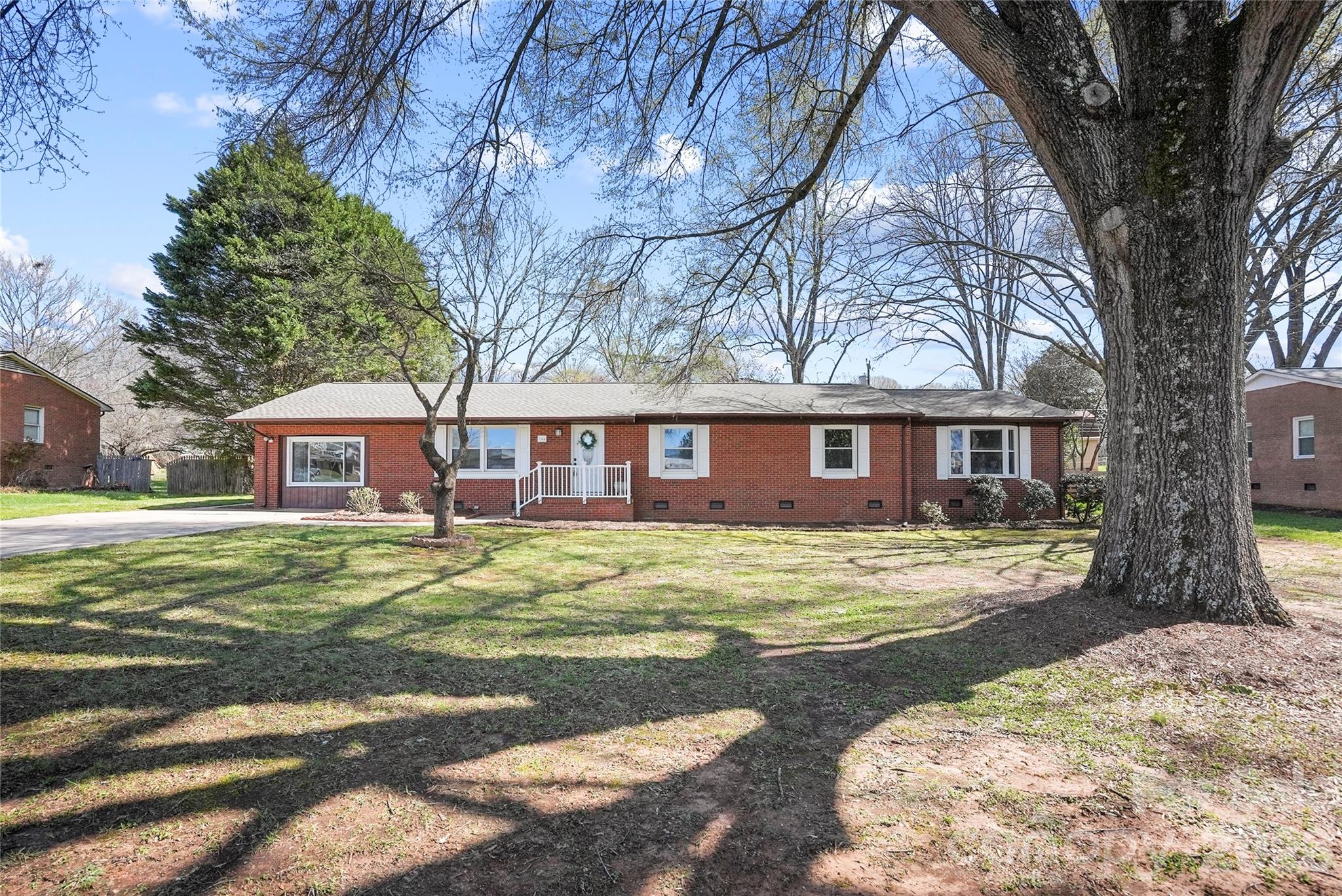 846 S Magnolia Street