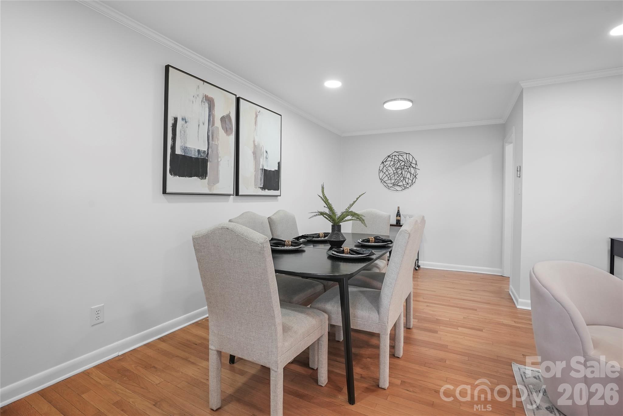 846 S Magnolia Street