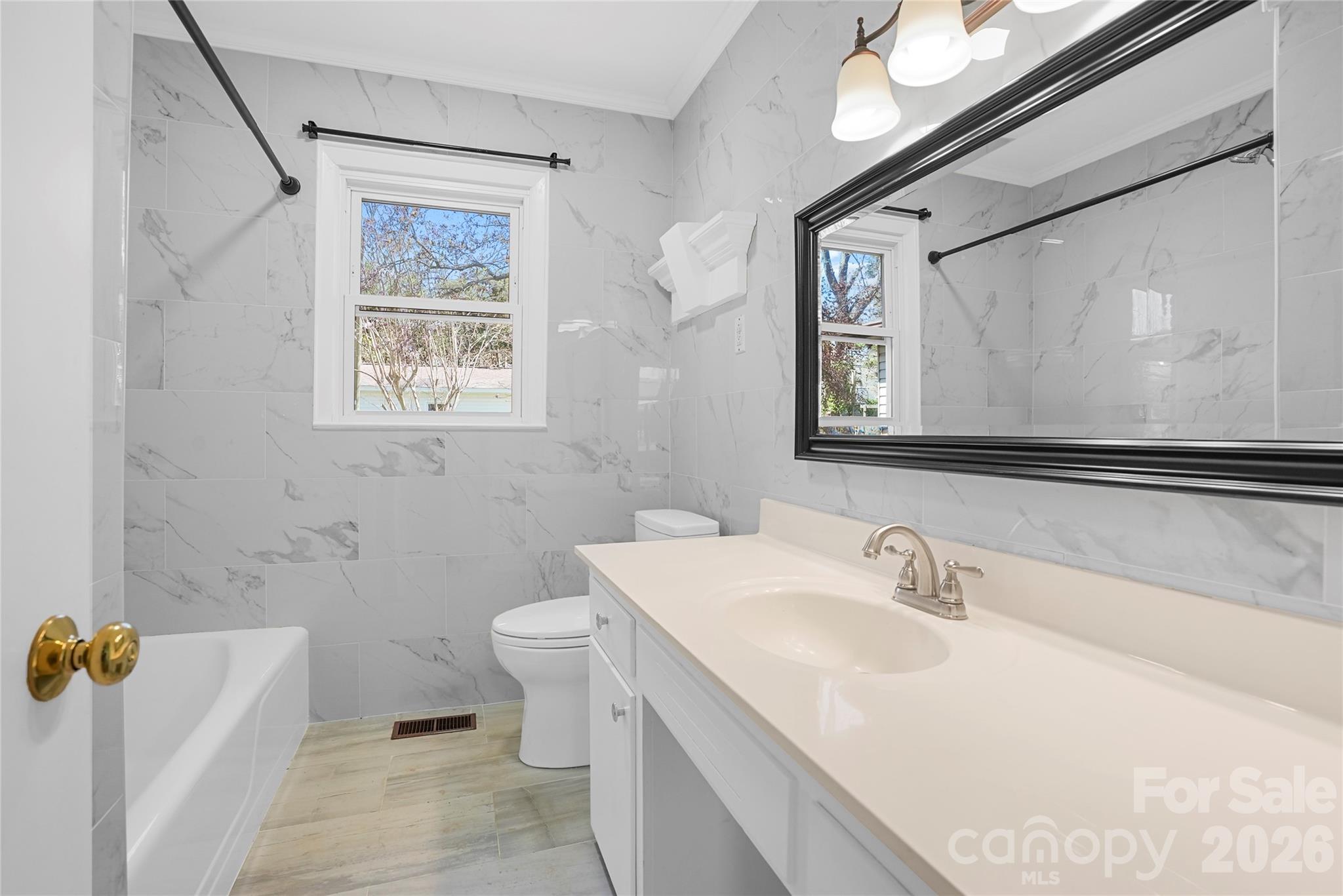 846 S Magnolia Street