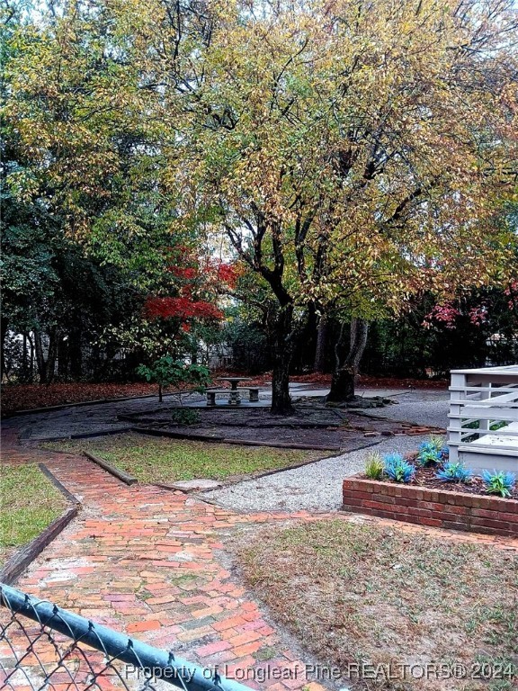 2718 Mirror Lake Drive