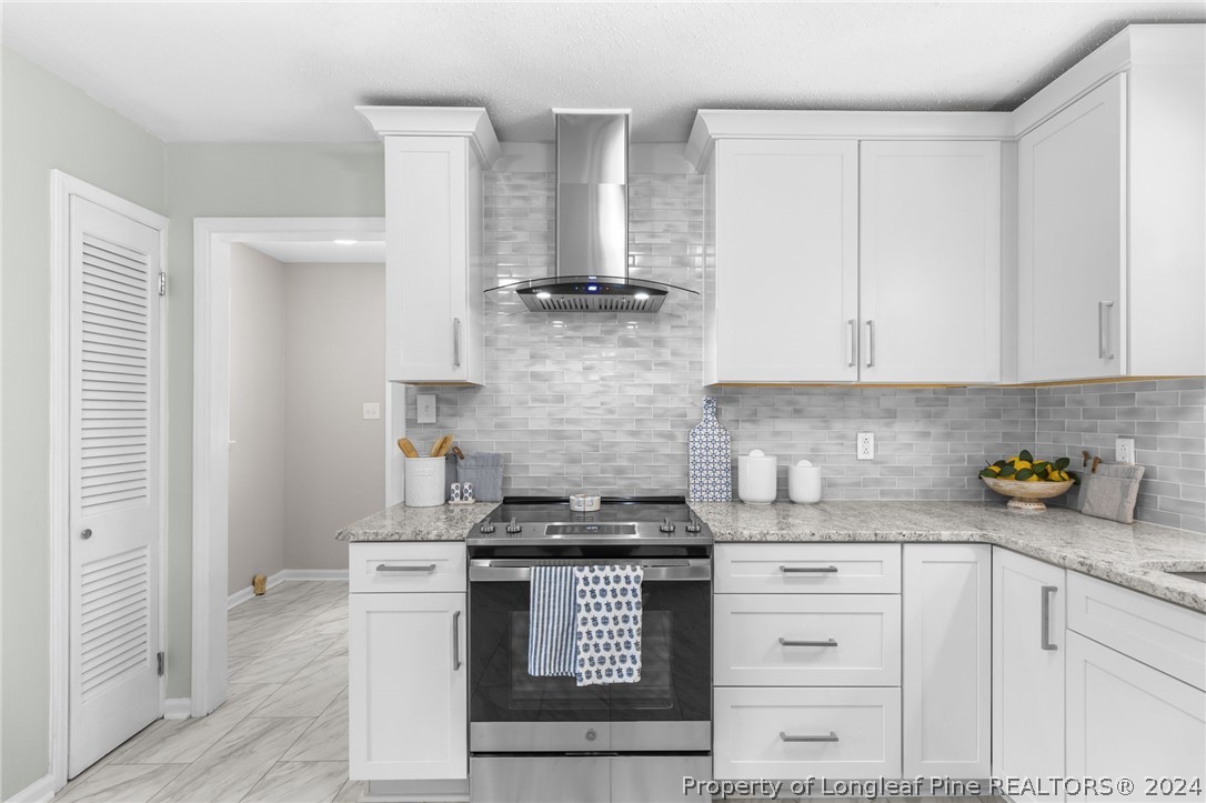 2718 Mirror Lake Drive