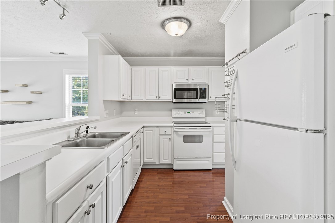 3314 Harbour Pointe Place 8