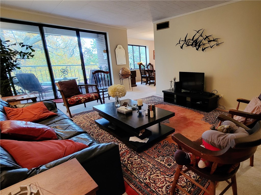 201 Grant St 607