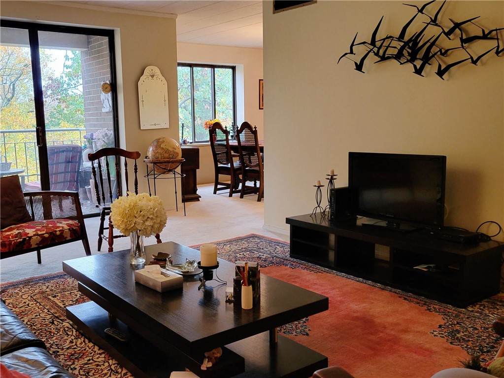 201 Grant St 607