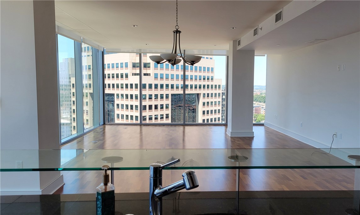 550 Market St 18B