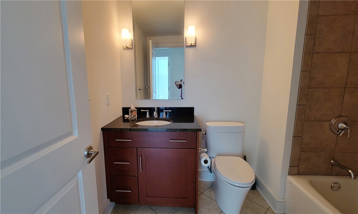 550 Market St 18B