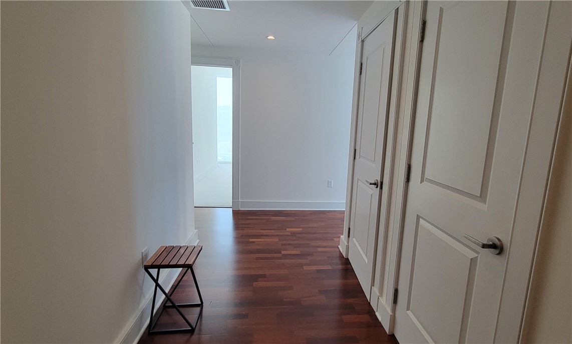 550 Market St 18B