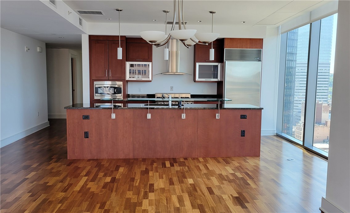 550 Market St 18B
