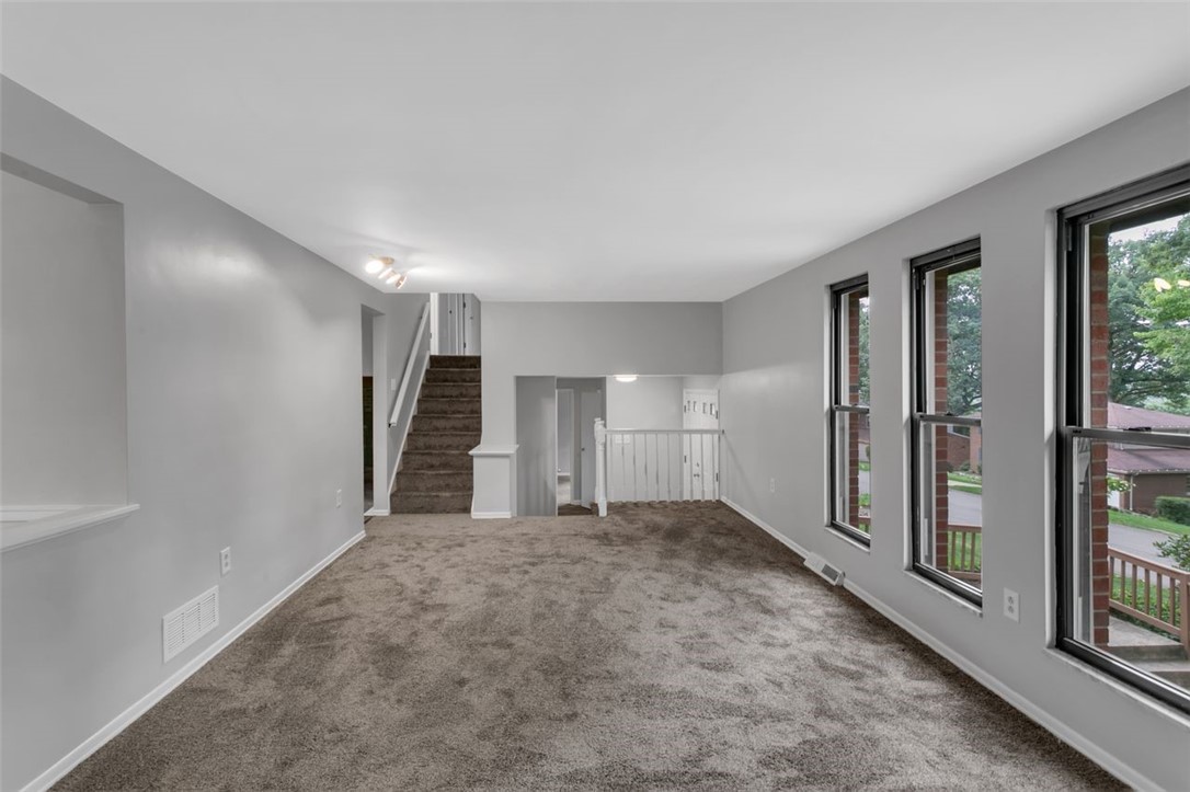 9905 W Moccasin Trl