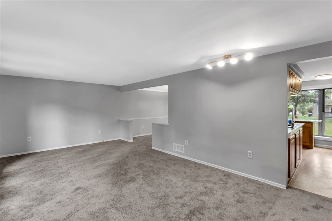 9905 W Moccasin Trl