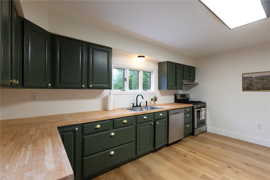 2420 Thomas Dr