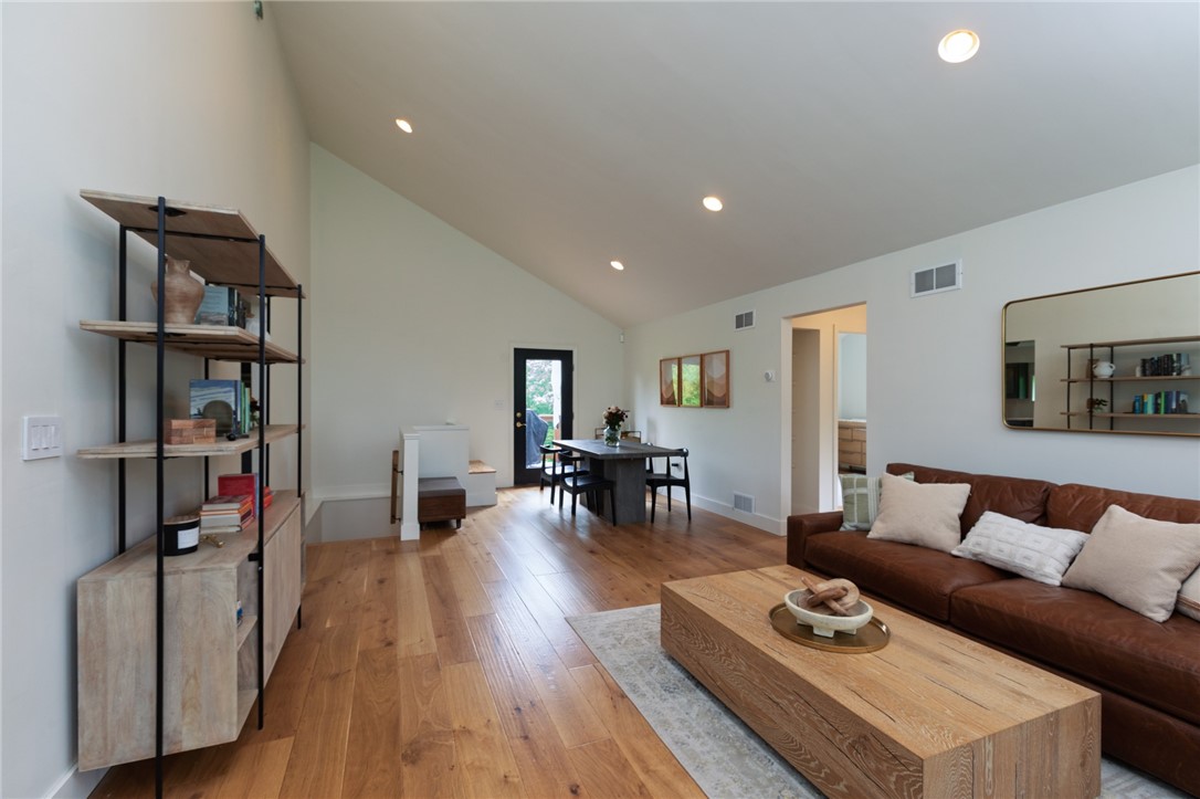 2420 Thomas Dr