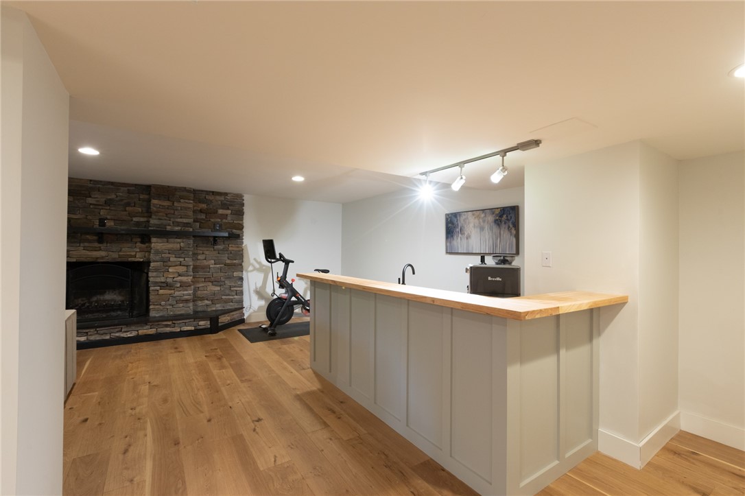 2420 Thomas Dr