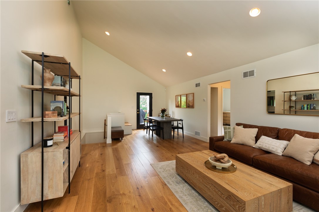 2420 Thomas Dr