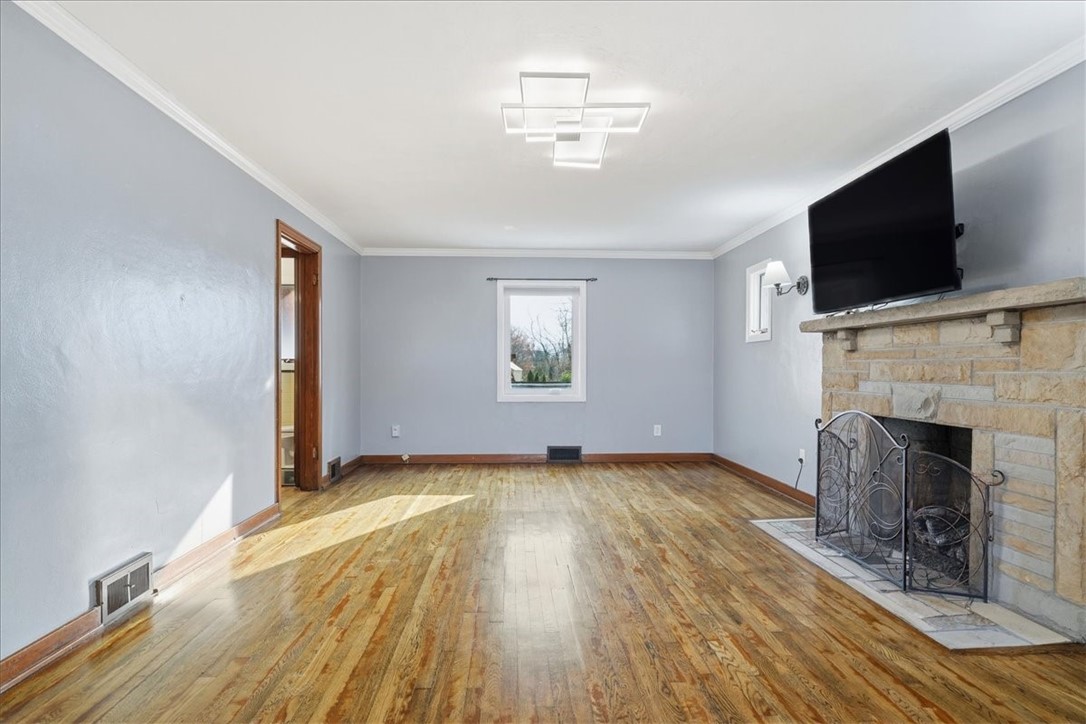 4635 Main St