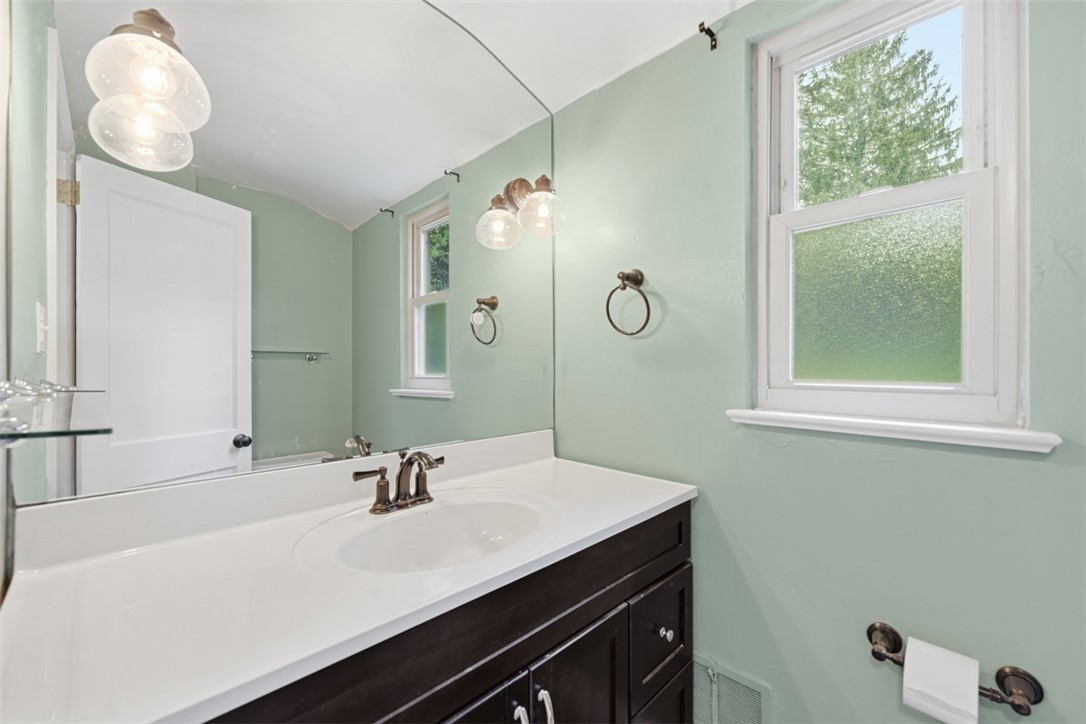 131 Manor Rd