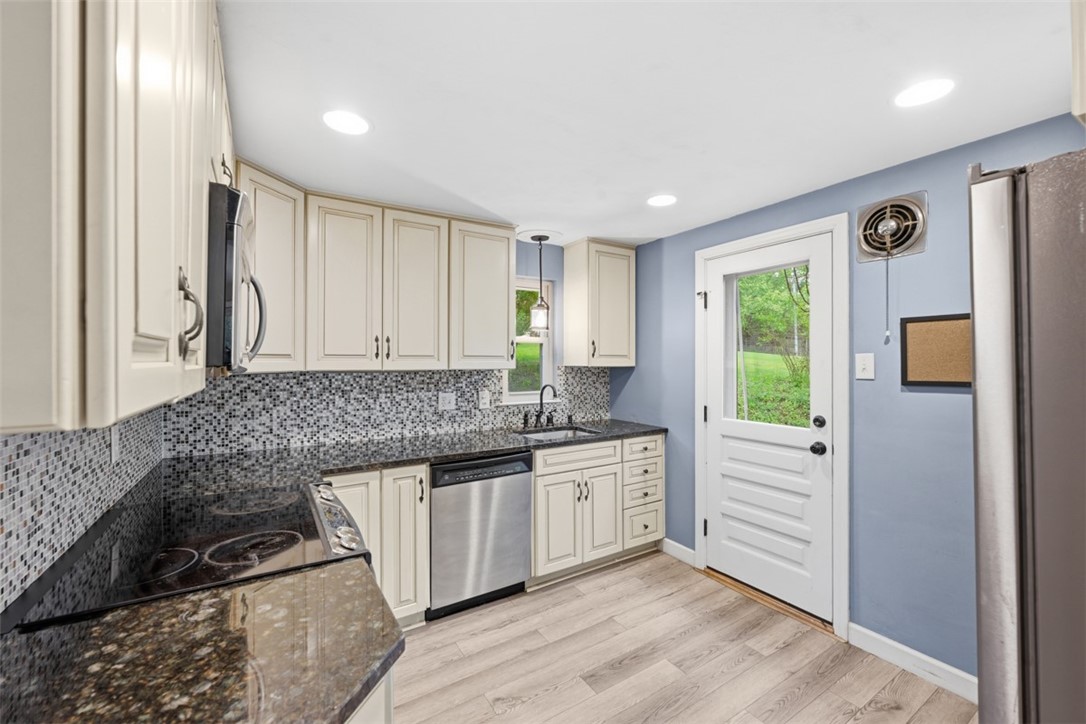 131 Manor Rd