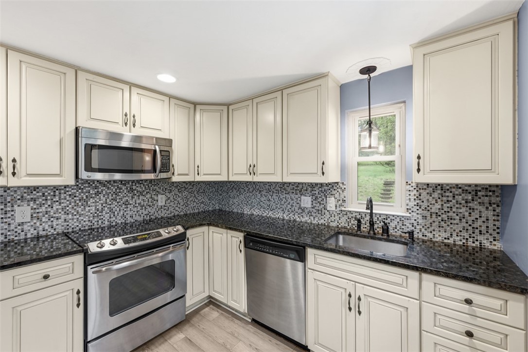 131 Manor Rd