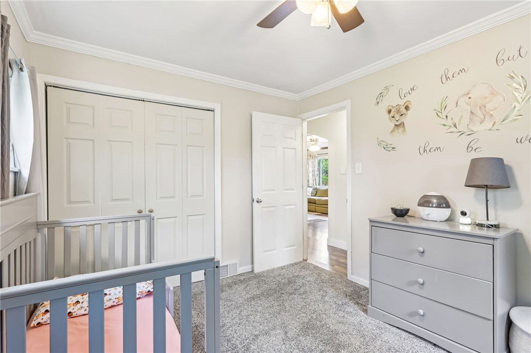 122 Hillcrest Dr