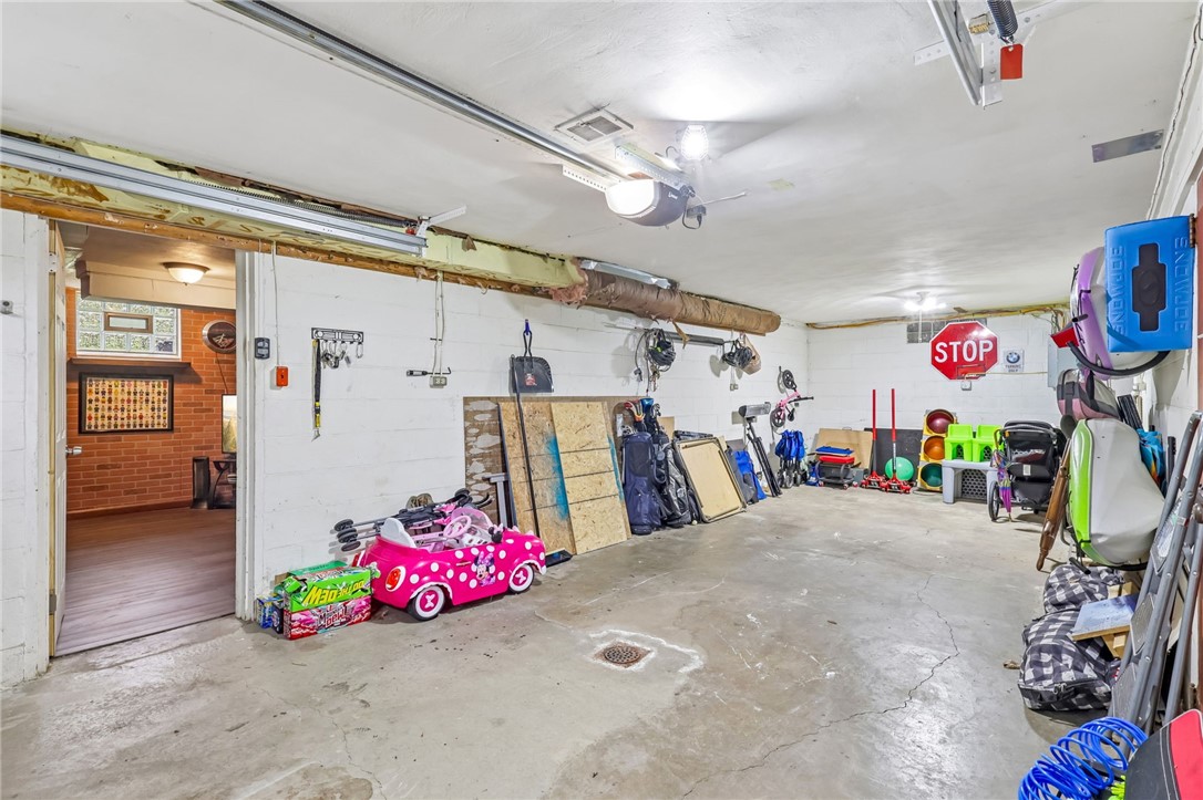 122 Hillcrest Dr