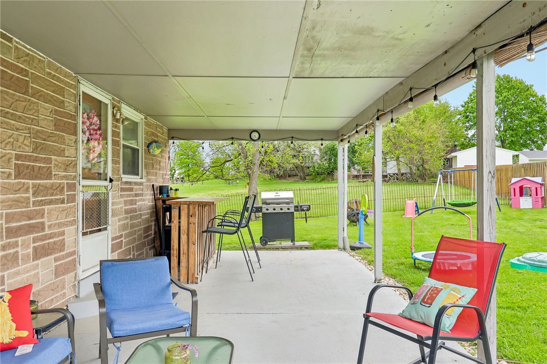 122 Hillcrest Dr
