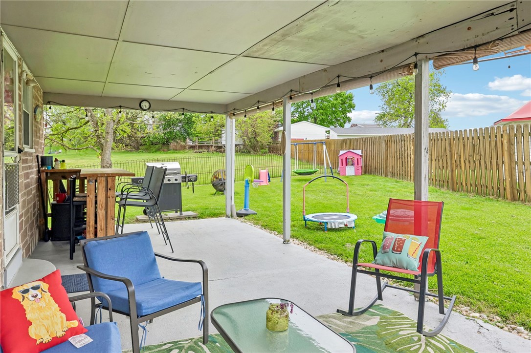 122 Hillcrest Dr