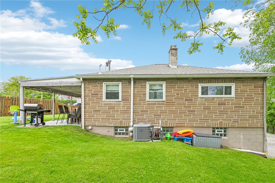 122 Hillcrest Dr