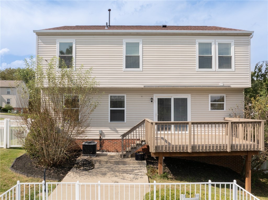 1421 Sandstone Dr