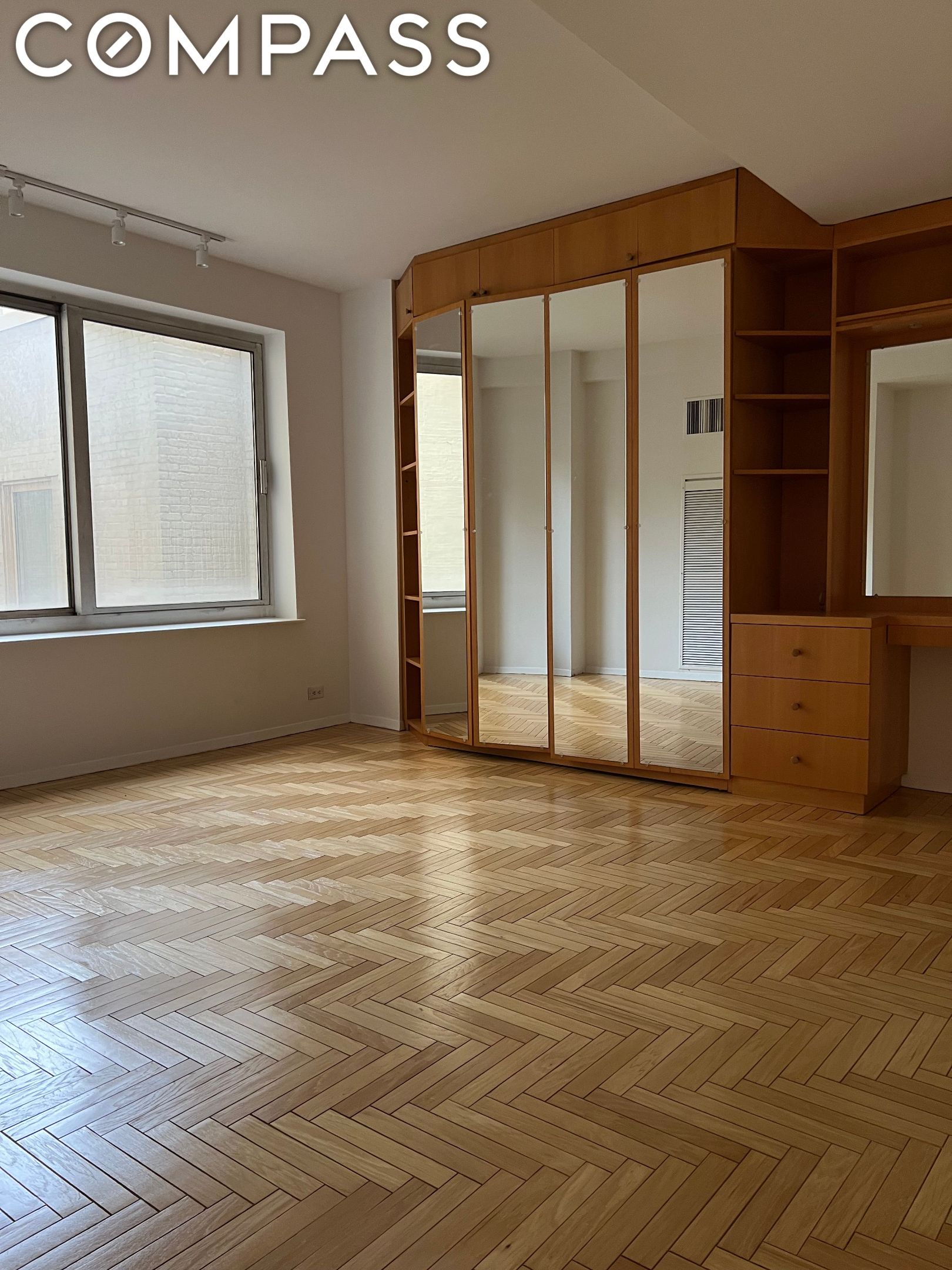 106 Central Park S 16C